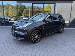 Lynk & Co 01 1.5 261pk PHEV Black Edition,Pano,Carplay,Cam360,BLIS,Memory,Lane Ass.,Stoelverw,LED,Infinity HiFi