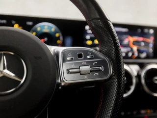Mercedes-Benz A-Klasse Automaat (APPLE CARPLAY, GROOT NAVI, CAMERA, LEDER/ALCANTARA, DIAMOND GRILL, SPORTSTOELEN, STOELVERWARMING, GETINT GLAS, WIDESCREEN, NIEUWE APK, NIEUWSTAAT) - afbeelding nr 20