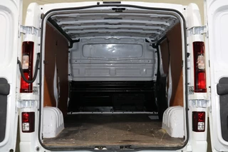 Renault Trafic Renault Trafic 2.0 dCi 145pk L2 H1 Airco Navigatie Camera - afbeelding nr 15