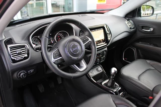 Jeep Compass Jeep Compass 1.4 140PK MultiAir LIMITED | AFNEEMBARE TREKHAAK | ELEKTRISCH BEDIENBARE STOELEN MET GEHEUGENFUNCTIE | LEDEREN BEKLEDING | NAVIGATIE | KEYLESS ENTRY/START | CRUISE CONTROL | DAB+ RADIO | ACHTERUITRIJ CAMERA | DODEHOEK DETECTIE | BEATS AUDIO SYSTEM | CLIMATE CONTROL | - afbeelding nr 6