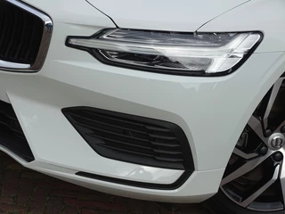 Volvo V60 Volvo V60 2.0 T6 350PK AWD R-design / Bns Pro 2020 / LED - afbeelding nr 46