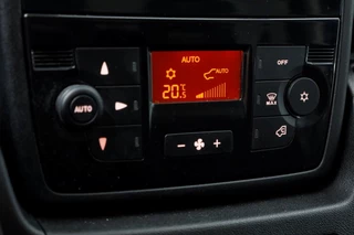 Peugeot Boxer Peugeot Boxer 2.0 BlueHDI 130pk E6 L2H2 Premium Pack Airco/Camera/Navi 06-2019 - afbeelding nr 15
