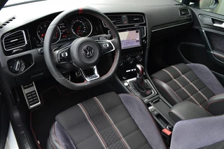 Volkswagen Golf Volkswagen Golf 2.0 TSI GTI Clubsport 265PK Dynaudio/Camera/19''/DSG - afbeelding nr 6