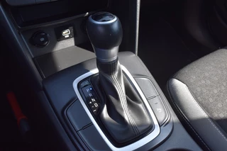Hyundai Kona Hyundai Kona 1.6 GDI HEV Fashion Cam/Navi/Pdc/Heads-up/trekhaak 