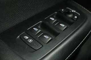 Volvo V60 Volvo V60 2.0 T6 Recharge AWD R-Design | Trekhaak |  Stoel & stuurverwarming | Adaptive cruise | Carplay | Camera | Keyless | Navigatie | Full LED | Dodehoek detectie | Half leder - afbeelding nr 27