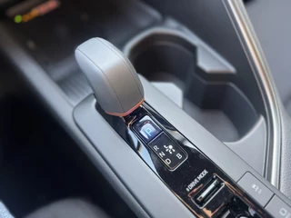 Toyota C-HR Dodenhoekdetectie, Navigatie, Parkeersensoren V + A , All-in Rijklaarprijs - afbeelding nr 33