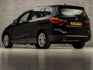 BMW 2 Serie BMW 2 Serie Gran Tourer 220i Executive Sportline 192Pk Automaat (PANORAMADAK, GROOT NAVI, HEAD-UP DISPLAY, LEDEREN SPORTSTOELEN, SFEERVERLICHTING, LED KOPLAMPEN, ELEK ACHTERKLEP, NIEUWSTAAT) - afbeelding nr 3