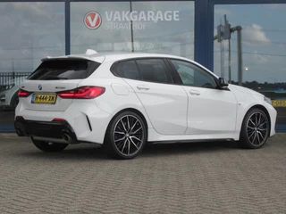 BMW 1 Serie BMW 1 Serie M135i xDrive Executive Edition 306 PK, Full LED / Carplay / PDC / Stoelverwarming / 19' M dubbelspaak velgen - afbeelding nr 27