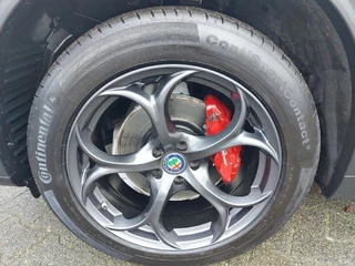 Alfa Romeo Stelvio Alfa Romeo Stelvio 2.0 T AWD Super Automaat, panoramadak,trekhaak,cruise,navigatie,achteruitrijcamera,lederen bekleding,parkeersensoren, - afbeelding nr 24