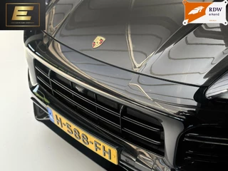 Porsche Cayenne Porsche Cayenne Coupé 4.0 Turbo S E-Hybrid | Techart | Sport Chrono | Carbon afwerking - afbeelding nr 2