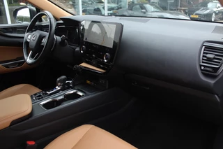 Lexus NX Lexus NX 450h+ AWD Launch Edition / 360Camera / Head-up / Leder / 18'' / Keyless / Sfeerverlichting / Stoelventilatie / Stuurverwarming / DAB / ACC - afbeelding nr 13