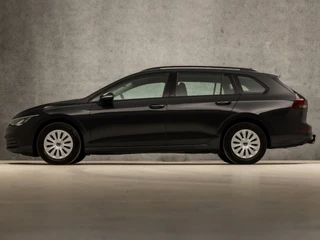 Volkswagen Golf (APPLE CARPLAY, GROOT NAVI, ADAPTIVE CRUISE, TREKHAAK ELEKTRISCH, KEYLESS START, SPORTSTOELEN, DAB+, LED KOPLAMPEN, NIEUWE APK, NIEUWSTAAT) - afbeelding nr 2