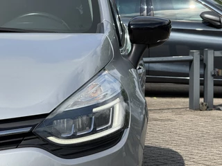Renault Clio Renault Clio Estate 1.2 TCe Bose Automaat/Led/Navigatie/Cruise/Trekhaak/Camera/R-Link - afbeelding nr 29