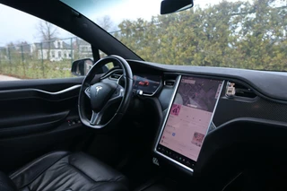 Tesla Model X Tesla Model X P100D Performance + 6p. 613+ PK Autopiloot|Alcantara hemelb.|A cruise|Carbon|Elektrisch sluitende deuren|22Inch|Panodaken|Trhk|Luchtvering|Sfeer verlichting|Cameras|stuur, Stoelverwarming, koeling|Trekgewicht 2250 kg - afbeelding nr 14