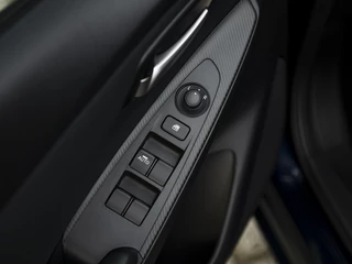 Mazda 2 Mazda 2 1.5 SA-G 90pk Aut. Homura | Camera | Apple Carplay/Android Auto | Stoel- en stuurverwarming | Climate Control | Blind Spot | Donker glas achter - afbeelding nr 42