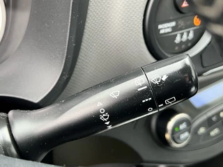 Toyota Yaris Toyota Yaris 1.5 Hybrid Aspiration Automaat 5-deurs | Navi | Cruise control - afbeelding nr 19