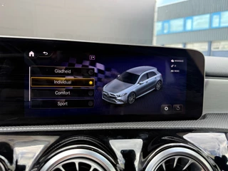 Mercedes-Benz A-Klasse Mercedes-Benz A-klasse AMG 35 4MATIC Edition 1|Pano|Burmester|Milltek|Sfeer|Hemelverlichting - afbeelding nr 68