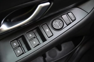 Hyundai i30 Hyundai i30 1.5 T-GDi MHEV Premium Navi/Camera/LED/18'' inch - afbeelding nr 42