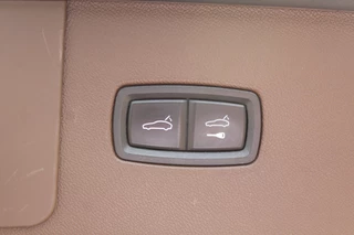 Porsche Cayenne Porsche Cayenne 3.0 E-Hybrid / Trekhaak / 360Camera / Burmester / Sportdesign / Sportchrono / Softclose / 21'' / Luchtvering / Keyless / Stuurverwarming / Matrix LED / DAB - afbeelding nr 36
