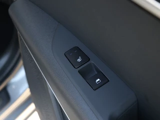 Kia Niro Kia Niro 1.6 GDi HEV ExecutiveLine I Schuifdak I Leder I HarmanKardon - afbeelding nr 10