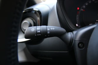 Toyota Aygo Toyota Aygo X Aygo X 1.0 VVT-i Black & White | Apple carplay | Camera achter | - afbeelding nr 15