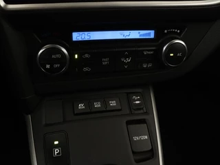 Toyota Auris Toyota Auris 1.8 Hybrid Lease | Panoramadak | Camera |  Stoelverwarming | Navigatie | Climate control | Cruise control - afbeelding nr 22