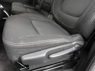 Renault Trafic Renault Trafic Passenger 2.0 dCi 120 L2H1 9 Persoons Airco Bluetooth  Led  Parkeersensoren - afbeelding nr 9