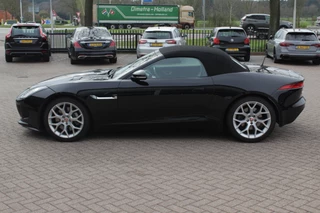 Jaguar F-Type Jaguar F-Type 3.0 V6 Convertible 69.614 km! / Camera / Leder / Keyless / Memory seats / 19'' / Sportuitlaat - afbeelding nr 7