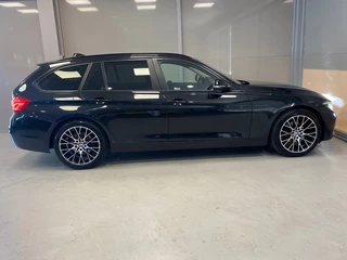 BMW 3 Serie BMW 3-serie Touring 318i Executive | LED | ELEKT ACHTERKLEP | NAVI | 18