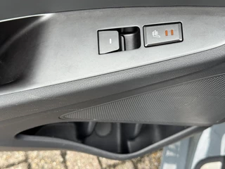 Hyundai IONIQ Hyundai IONIQ Premium EV 38 kWh Adaptive cruise control Climate control Stoel- en stuurverwarming Achterbankverwarming Snelladen - afbeelding nr 35