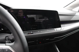 Volkswagen Golf Volkswagen Golf 1.5 eTSI 150pk Style | Sfeer verlichting | Navigatie | Climate control | Camera | Adaptive Cruise control | Led | Parkeer sensoren | Lichtmetalen Velgen - afbeelding nr 16
