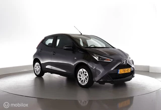 Toyota Aygo Toyota Aygo 1.0 VVT-i 72pk X-Play applecarplay|airco|camera|dab|5drs - afbeelding nr 2