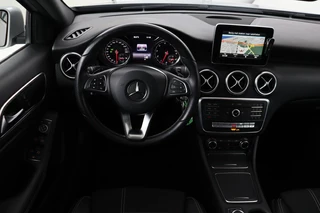 Mercedes-Benz A-Klasse Mercedes-Benz A-klasse 180 Urban | Stoelverwarming | Full LED |  Navigatie | Park Assist | Cruise control | Airco | Half leder | Sportstoelen - afbeelding nr 3