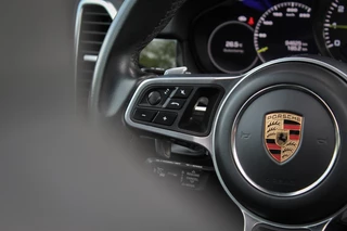 Porsche Cayenne Porsche Cayenne 3.0 E-Hybrid | Sport Chrono | Pano | HUD | Origineel NL Auto! - afbeelding nr 19