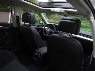 Volkswagen Passat Volkswagen Passat Variant TSI GTE 217PK DSG Highline / R-Line / LED - afbeelding nr 40