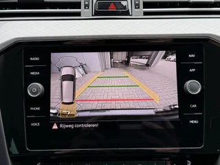 Volkswagen Passat Volkswagen Passat Variant 1.5 TSI Automaat/Trekhaak/Climate control/Stoelverwarming/150PK Keyless entry - afbeelding nr 13