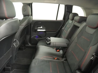 Mercedes-Benz GLB Mercedes-Benz GLB 200 AMG // Panoramadak // Sfeerverlichting // Carplay // Nightpakket // Camera // LED - afbeelding nr 15