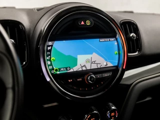 MINI Countryman 192Pk Automaat (GROOT NAVI, CLIMATE, LEDER, STOELVERWARMING, SPORTSTOELEN, LED KOPLAMPEN, ZWART HEMEL, CRUISE, NIEUWE APK, NIEUWSTAAT) - afbeelding nr 8