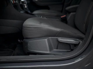 Volkswagen e-Golf Volkswagen e-Golf 136pk | Navi Discover Pro | Warmtepomp | LED koplampen | Apple Carplay & Android Auto | Stoelverwarming - afbeelding nr 43