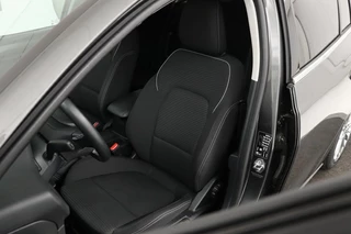 Ford Focus Ford Focus 1.0 EcoBoost Titanium | Trekhaak | Camera |  Full LED | Navigatie | Keyless | Park Assist | Climate control | Getint glas - afbeelding nr 5