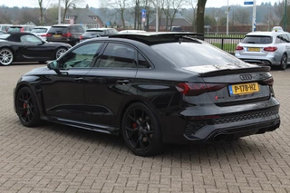 Audi RS3 Audi RS3 Limousine 2.5 TFSI quattro / Verlengd Garantie / Milltek / Keramisch / Panoramadak / Camera / Head-up / B&O / Matrix LED / ACC / Leder - afbeelding nr 3