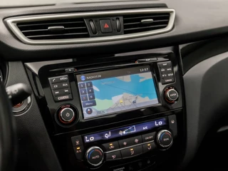 Nissan QASHQAI Nissan QASHQAI 1.2 Deluxe Automaat (PANORAMADAK, NAVIGATIE, CLIMATE, 360 CAMERA, GETINT GLAS, SPORTSTOELEN, CRUISE, KEYLESS, NIEUWE APK, NIEUWSTAAT) - afbeelding nr 9