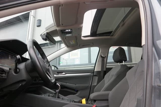 Volkswagen Golf Volkswagen Golf 1.5 TSI 96kw 130pk Style , Panorama dak , Led, Virtual cockpit ,Trekhaak uitklapbaar, PDC, Navigatie via Carplay , DAB+ , Stoelverwarming,Alcantara bekleding, etc. - afbeelding nr 15