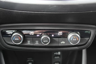 Opel Crossland Opel Crossland 1.2-110pk Turbo 'Elegance'. Mooie en luxe hoogzitter met weinig km's ! Volautm. airco dual, cruise control, camera, comfortstoelen, metallic lak,  LM wielen, navigatie, telefoonvoorb., lane- en side assist, parkeersensoren v+a,  LED verlichting  etc. - afbeelding nr 21