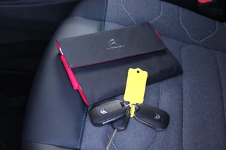 Citroën C4 Citroen C4 1.2 130PK FEEL PACK | NAVIGATIE | HEAD UP DISPLAY | ACHTERUITRIJ CAMERA | APPLE CARPLAY/ANDROID AUTO | LICHTMETALEN VELGEN | PARKEER SENSOREN | CLIMATE CONTROL | AFNEEMBARE TREKHAAK | EXTRA GETINTE ACHTER RUITEN | - afbeelding nr 18