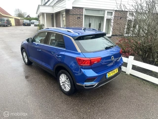 Volkswagen T-Roc Volkswagen T-Roc 1.0 TSI 116PK Style Business ACHTERUITRIJ CAMERA STOELVERWARMING CARPLAY NAVIGATIE AFNEEMBARE TREKHAAK!! - afbeelding nr 3