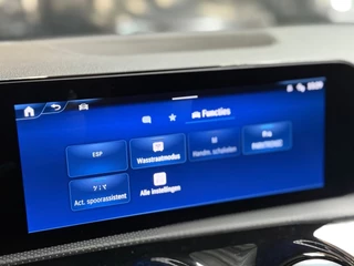 Mercedes-Benz A-Klasse Mercedes-Benz A-klasse 250 e AMG Line | pano | sfeerverlichting | camera | Stoelverwarming | keyless - afbeelding nr 27