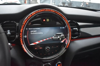 MINI Electric MINI Electric Mini Resolute edition 33 kWh Pano automaat resolute edition 135kw 1e eigenaar n.a.p. Pano / Leder / Harman Kardon / Head Up / Camera / Keyless - afbeelding nr 49