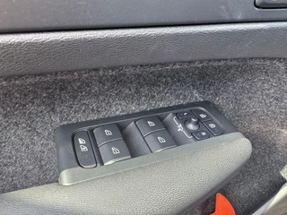 Volvo XC40 Volvo XC40 T5 Plug-in hybrid Ultimate Dark | Trekhaak | Pilot Assist | All-Season | H&K Audio | Camera - afbeelding nr 23