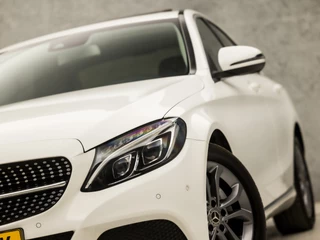 Mercedes-Benz C-Klasse 184Pk Automaat (SCHUIFDAK, NAVIGATIE, SFEERVERLICHTING, GETINT GLAS, LEDER, ELEK STOELVERWARMING, SPORTSTOELEN, CRUISE, LED KOPLAMPEN, NIEUWSTAAT) - afbeelding nr 17